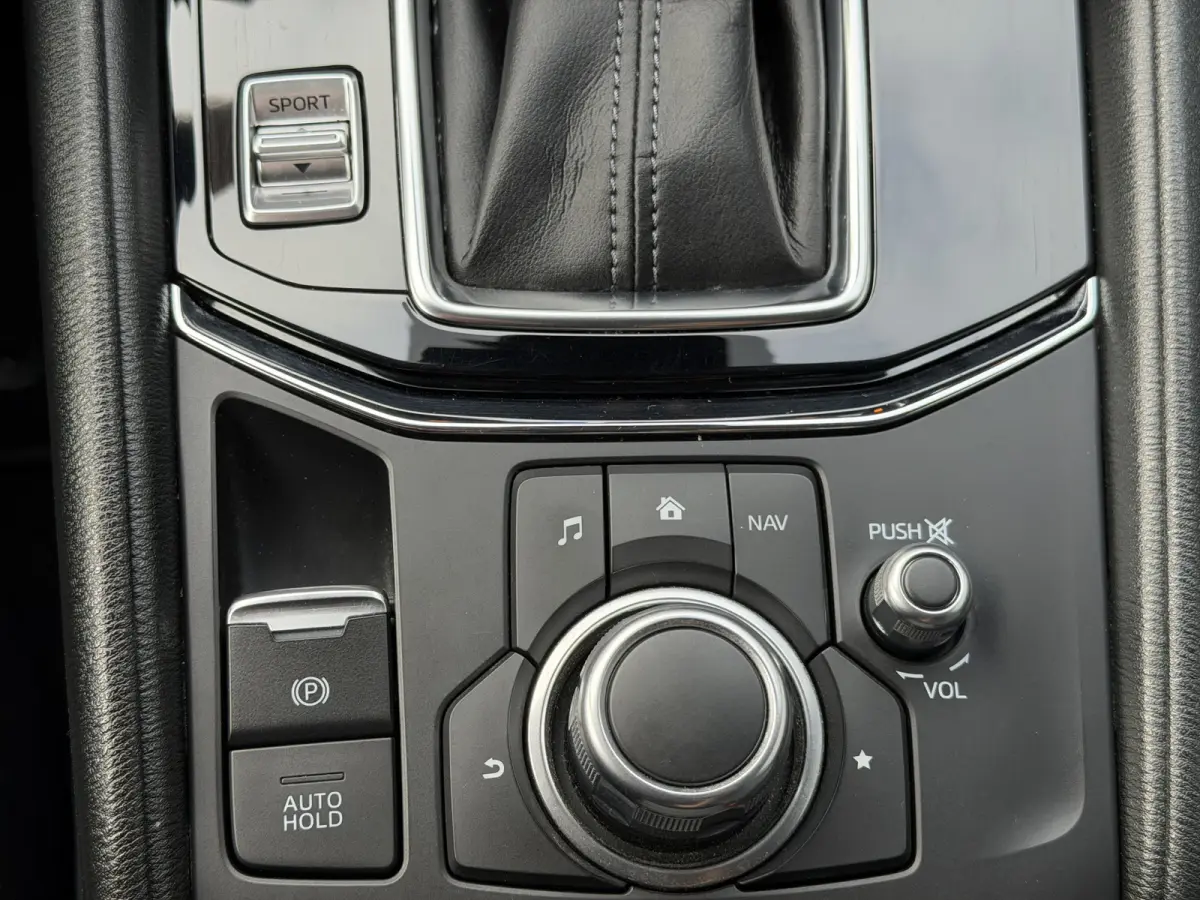 2.0 SkyActiv-G 165 Skylease GT (Trekhaak (2000kg) - Leder incl verwarming/geheugen - Keyless Entry - Parkeersensoren V+A - LED - Bose - 17"incl 4S)