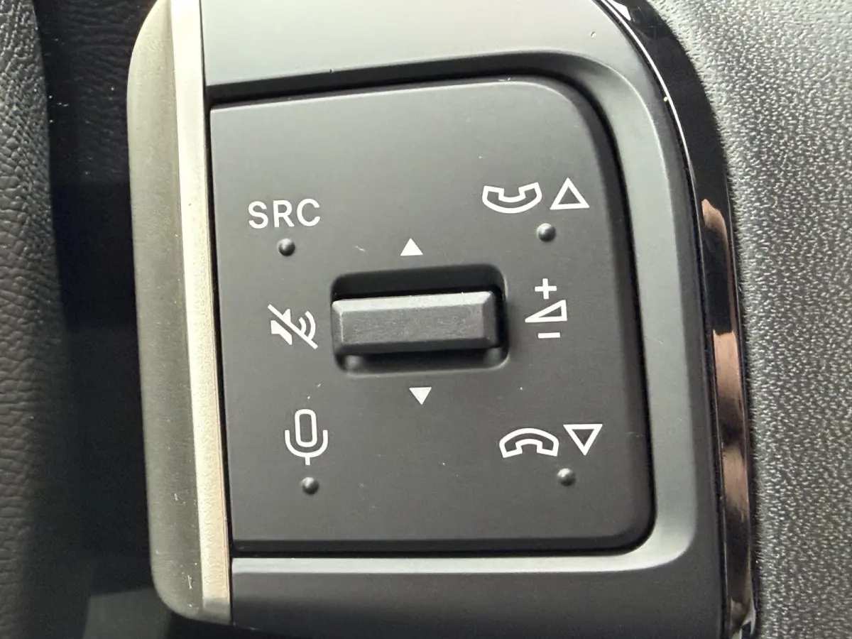 Max 113pk 44 kWh (Trekhaak - Camera - Automatische Airco - Navigatie - Apple Carplay - LED)