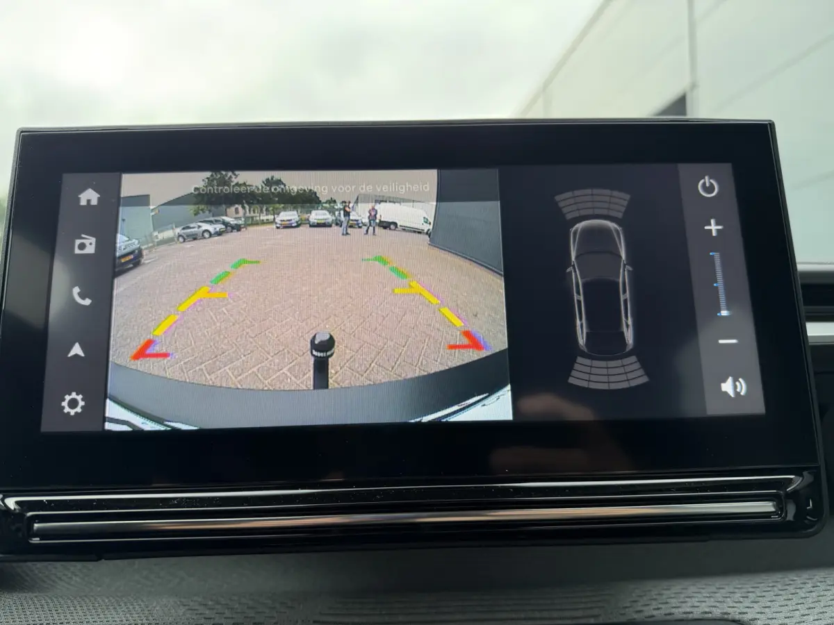 Max 113pk 44 kWh (Trekhaak - Camera - Automatische Airco - Navigatie - Apple Carplay - LED)