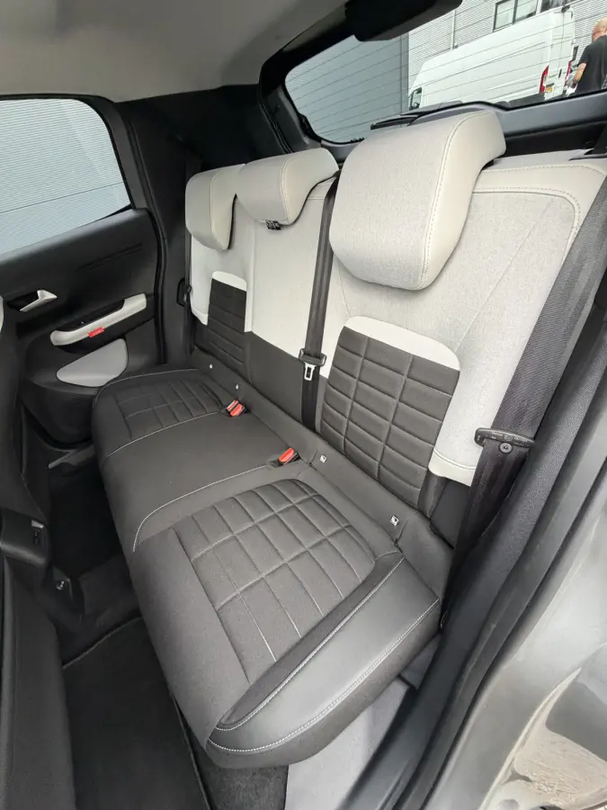 Max 113pk 44 kWh (Trekhaak - Camera - Automatische Airco - Navigatie - Apple Carplay - LED)