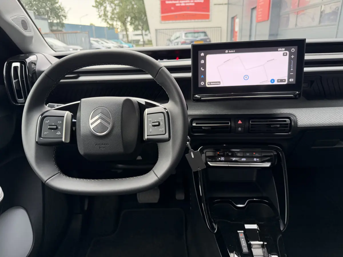 Max 113pk 44 kWh (Trekhaak - Camera - Automatische Airco - Navigatie - Apple Carplay - LED)