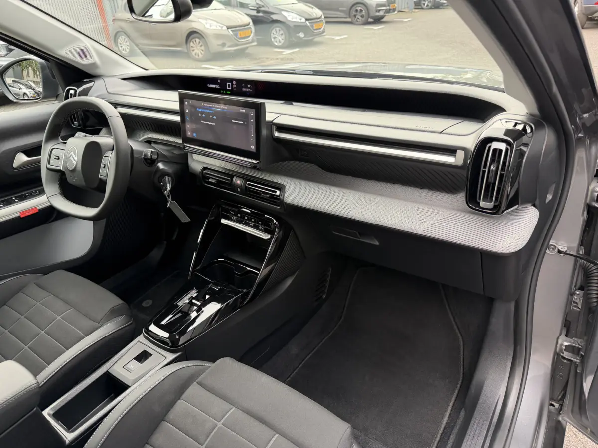 Max 113pk 44 kWh (Trekhaak - Camera - Automatische Airco - Navigatie - Apple Carplay - LED)