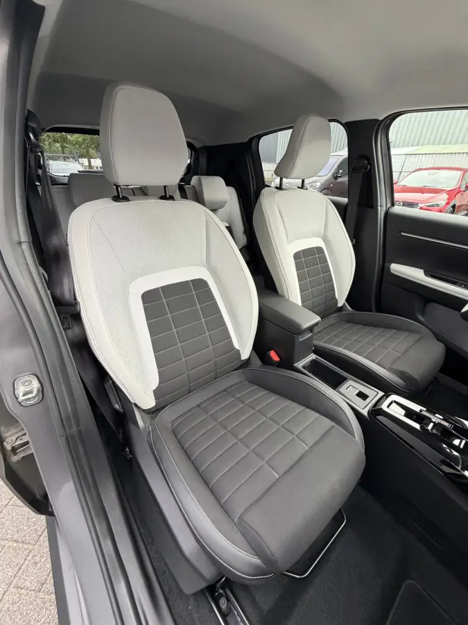 Max 113pk 44 kWh (Trekhaak - Camera - Automatische Airco - Navigatie - Apple Carplay - LED)