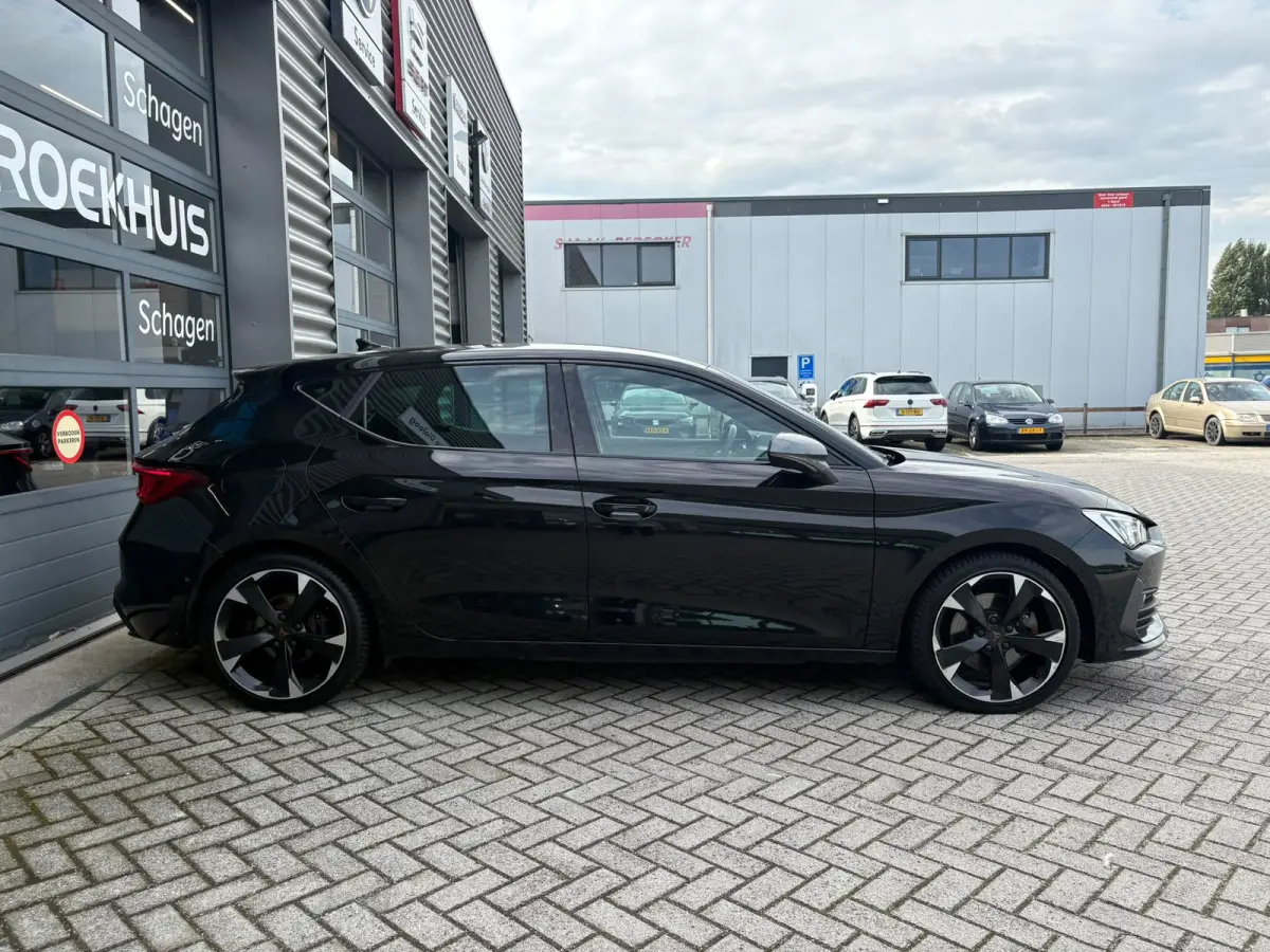 1.4 e-Hybrid 204 pk Essential 6-DSG | SoH 89,33% | Apple Carplay | Parkeersensoren | Cruise control adaptief |