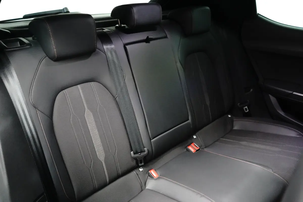 1.4 e-Hybrid 204 pk Essential 6-DSG | Apple Carplay | Parkeersensoren | Cruise control adaptief |