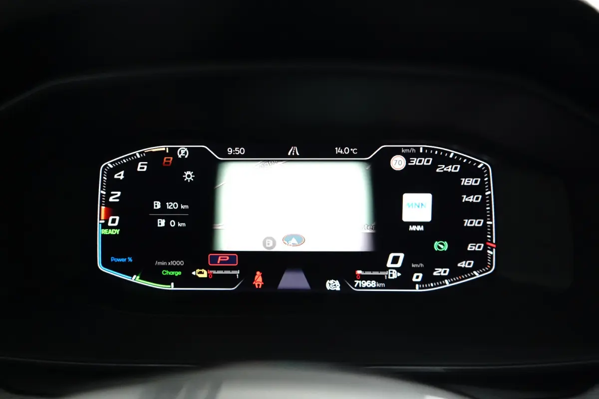 1.4 e-Hybrid 204 pk Essential 6-DSG | Apple Carplay | Parkeersensoren | Cruise control adaptief |