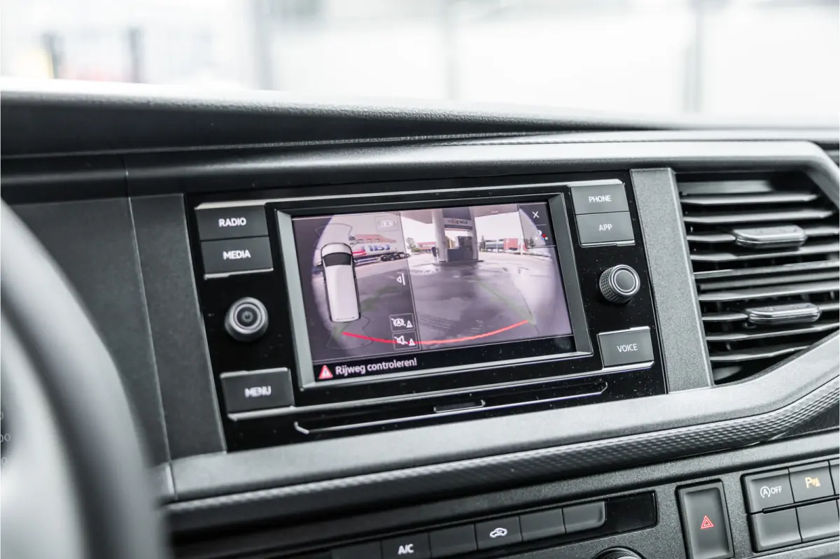 T6.1 2.0 TDI 150 PK L2H1 DSG | L+R Schuifdeur | ACC | CarPlay | Trekhaak | MF Stuur | 3-Zitter | DAB | Nieuwe APK
