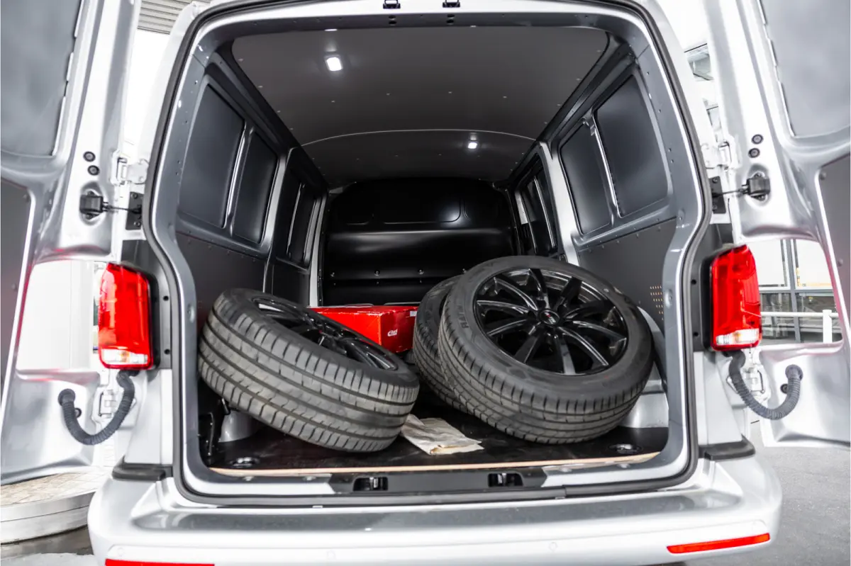 T6.1 2.0 TDI 150 PK L2H1 DSG | L+R Schuifdeur | ACC | CarPlay | Trekhaak | MF Stuur | 3-Zitter | DAB | Nieuwe APK