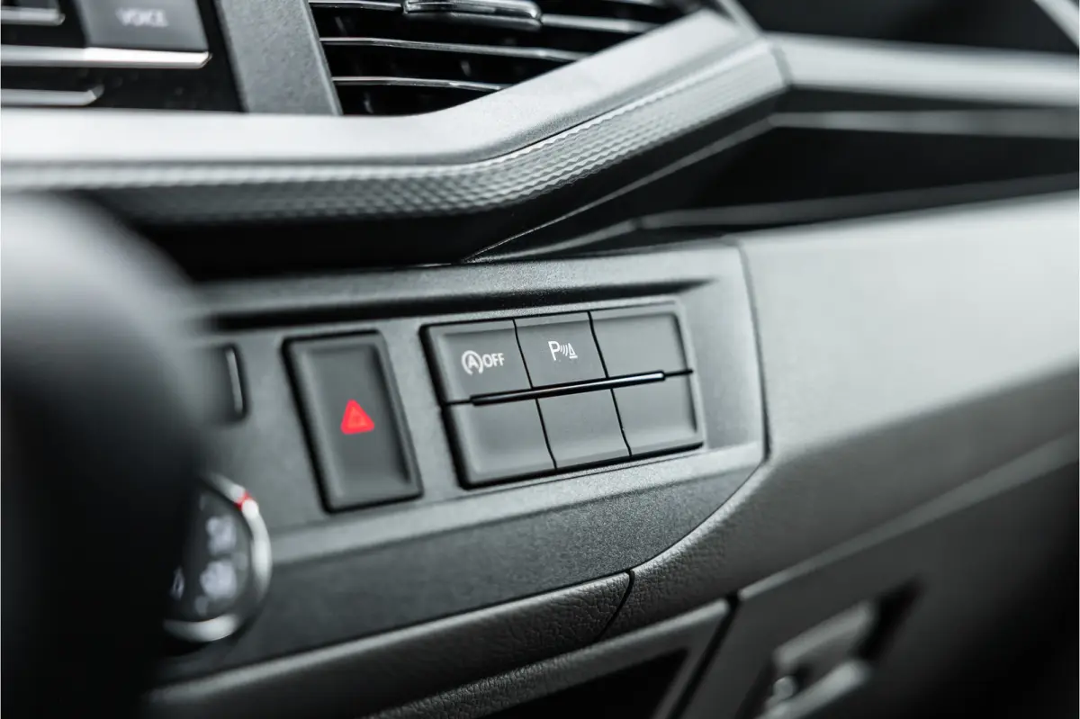 T6.1 2.0 TDI 150 PK L2H1 DSG | L+R Schuifdeur | ACC | CarPlay | Trekhaak | MF Stuur | 3-Zitter | DAB | Nieuwe APK