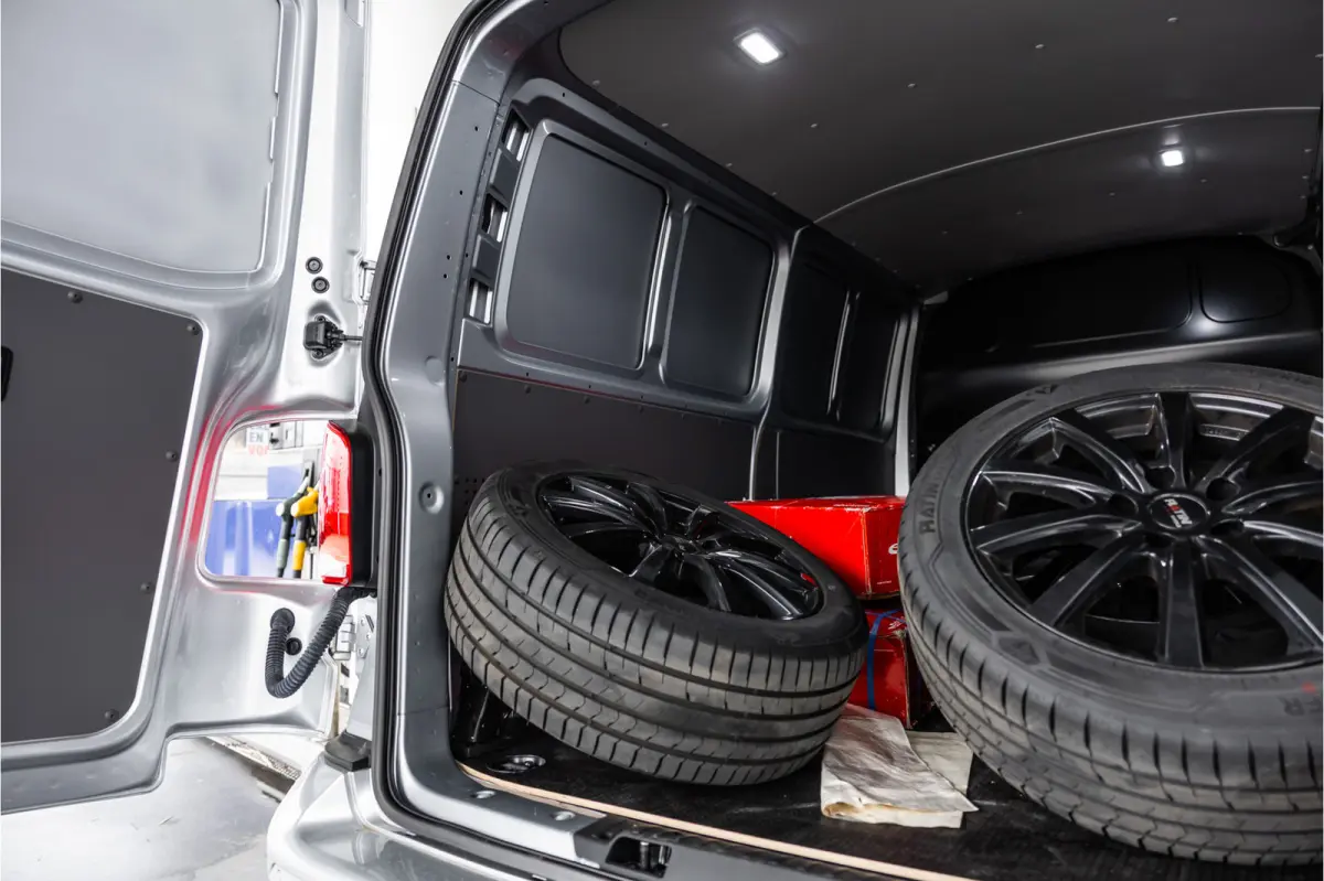 T6.1 2.0 TDI 150 PK L2H1 DSG | L+R Schuifdeur | ACC | CarPlay | Trekhaak | MF Stuur | 3-Zitter | DAB | Nieuwe APK