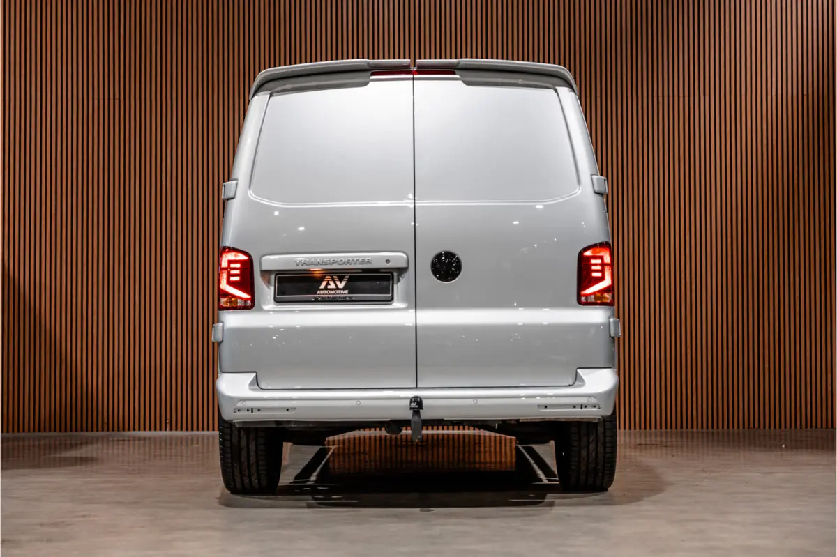 T6.1 2.0 TDI 150 PK L2H1 DSG | L+R Schuifdeur | ACC | CarPlay | Trekhaak | MF Stuur | 3-Zitter | DAB | Nieuwe APK