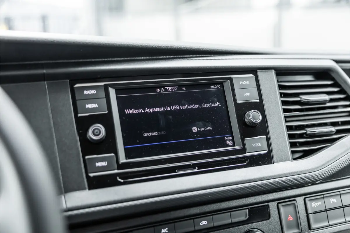 T6.1 2.0 TDI 150 PK L2H1 DSG | L+R Schuifdeur | ACC | CarPlay | Trekhaak | MF Stuur | 3-Zitter | DAB | Nieuwe APK