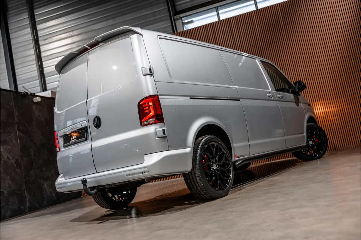 T6.1 2.0 TDI 150 PK L2H1 DSG | L+R Schuifdeur | ACC | CarPlay | Trekhaak | MF Stuur | 3-Zitter | DAB | Nieuwe APK