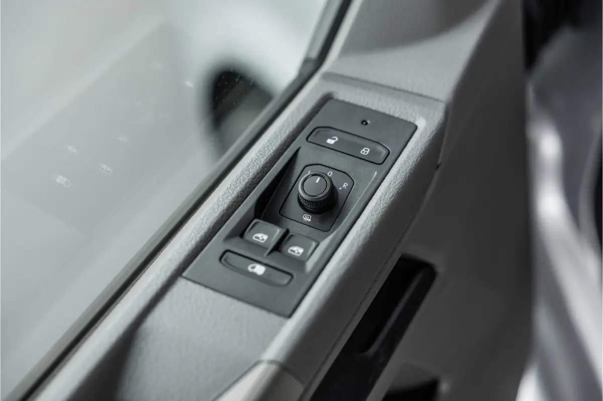 T6.1 2.0 TDI 150 PK L2H1 DSG | L+R Schuifdeur | ACC | CarPlay | Trekhaak | MF Stuur | 3-Zitter | DAB | Nieuwe APK