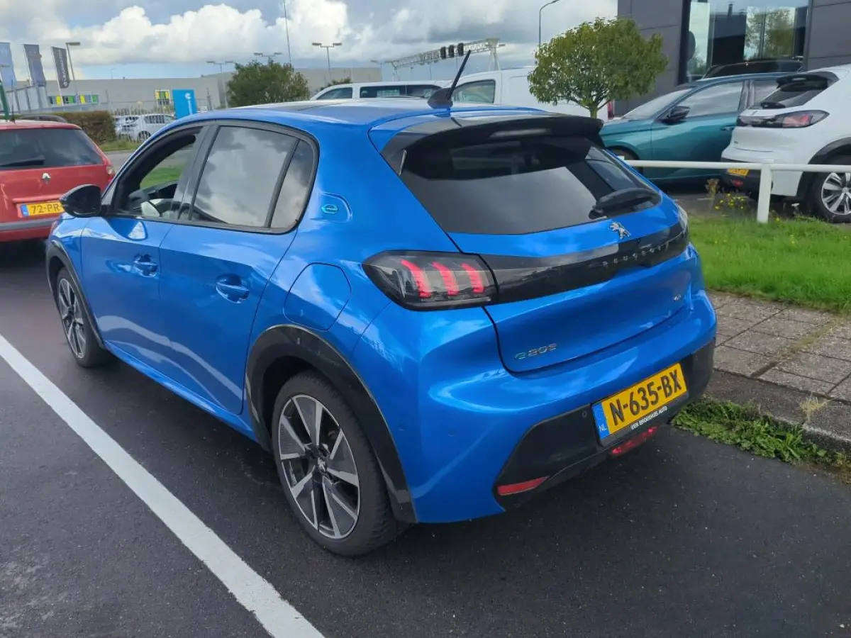 EV GT 350 50 kWh | Fase 3 laden | Panoramadak | Navigatie | Camera | Apple carplay | NL auto | Full LED |