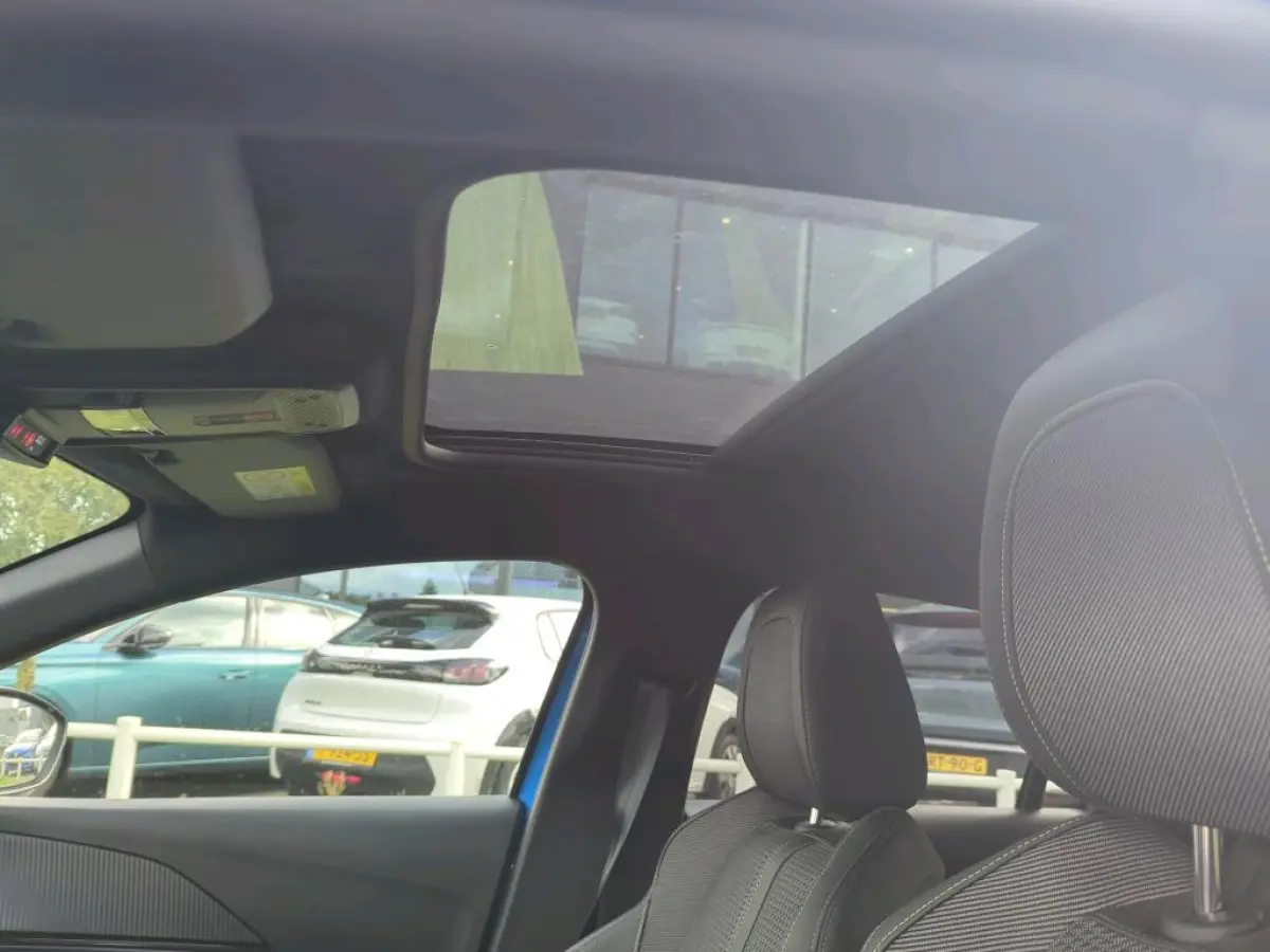 EV GT 350 50 kWh | Fase 3 laden | Panoramadak | Navigatie | Camera | Apple carplay | NL auto | Full LED |