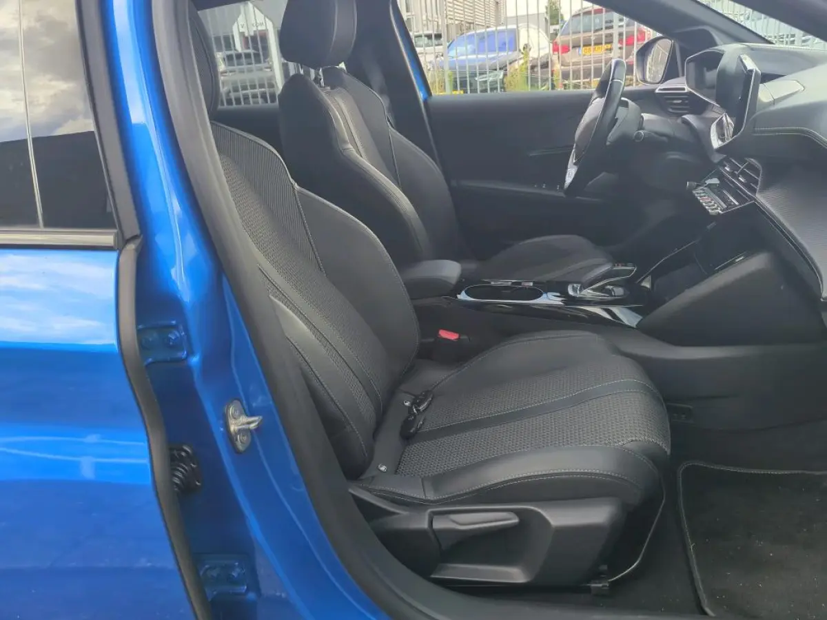 EV GT 350 50 kWh | Fase 3 laden | Panoramadak | Navigatie | Camera | Apple carplay | NL auto | Full LED |