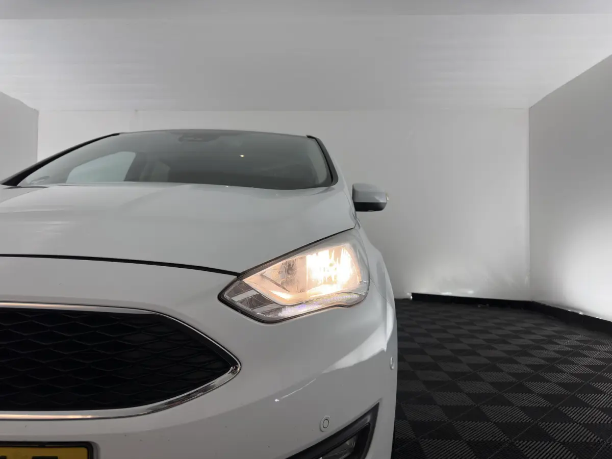 1.5 TDCi Titanium *NAVI-FULLMAP | HEATED-COMFORTSEATS | FORD-SYNC3 AUDIO | ECC | KEYLESS | CAMERA | PDC | CRUISE | PRIVACYGLASS | 16''ALU*