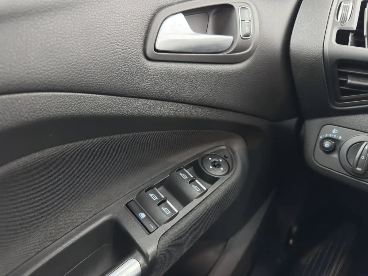 1.5 TDCi Titanium *NAVI-FULLMAP | HEATED-COMFORTSEATS | FORD-SYNC3 AUDIO | ECC | KEYLESS | CAMERA | PDC | CRUISE | PRIVACYGLASS | 16''ALU*