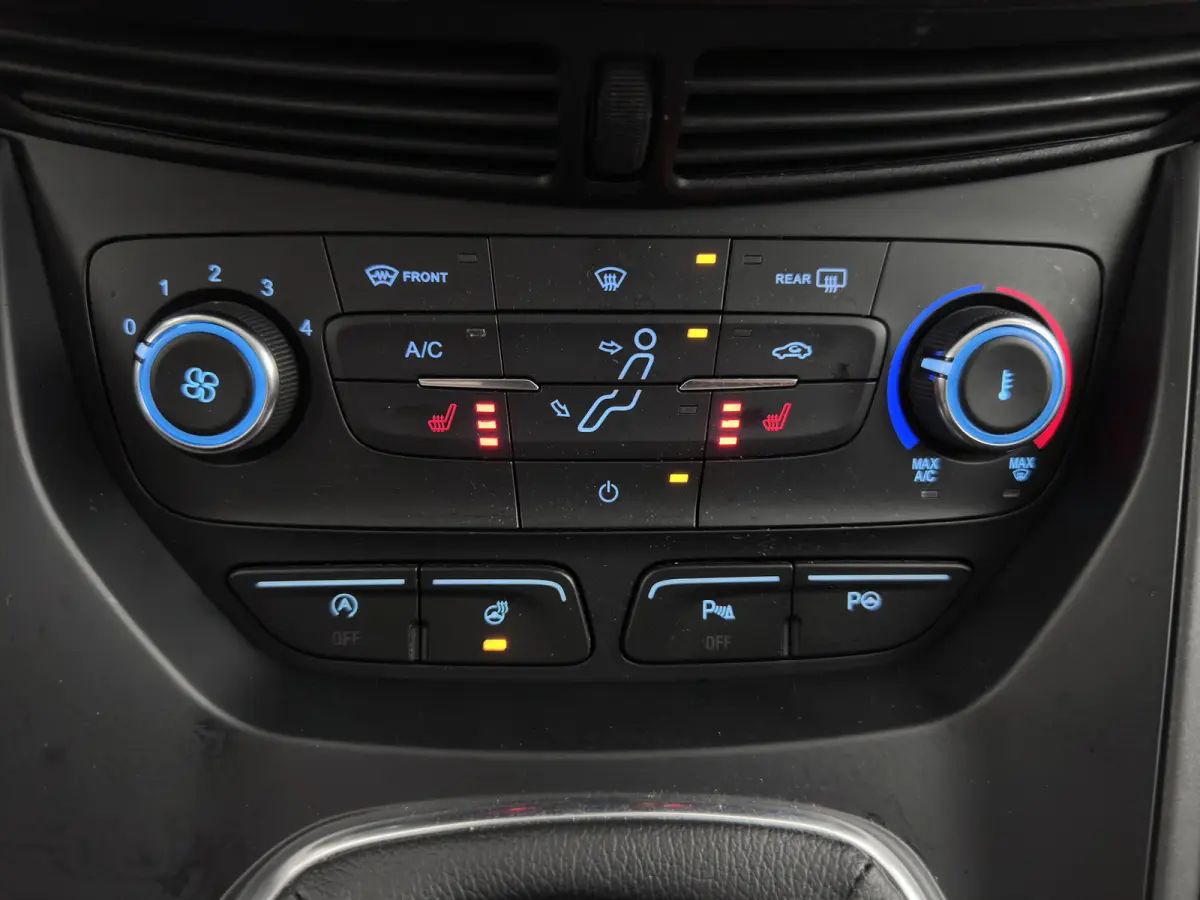1.5 TDCi Titanium *NAVI-FULLMAP | HEATED-COMFORTSEATS | FORD-SYNC3 AUDIO | ECC | KEYLESS | CAMERA | PDC | CRUISE | PRIVACYGLASS | 16''ALU*