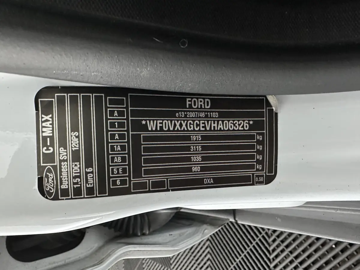 1.5 TDCi Titanium *NAVI-FULLMAP | HEATED-COMFORTSEATS | FORD-SYNC3 AUDIO | ECC | KEYLESS | CAMERA | PDC | CRUISE | PRIVACYGLASS | 16''ALU*