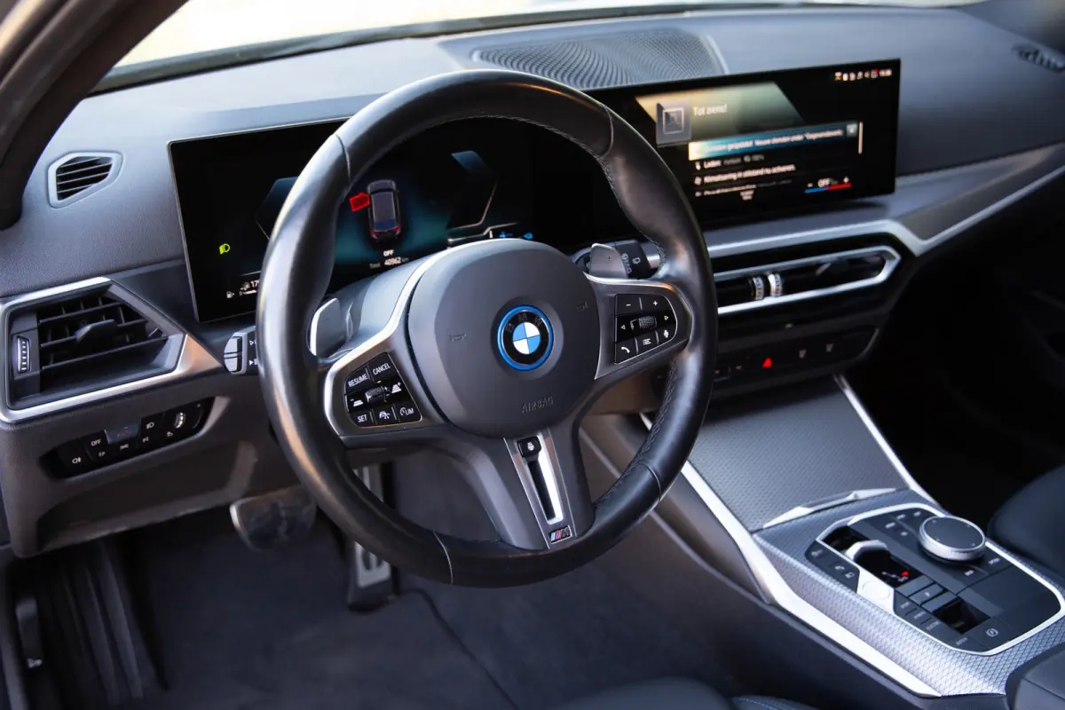 330e M-Sport , Adap. cruise, Stuur/stoelverwarming, Laser