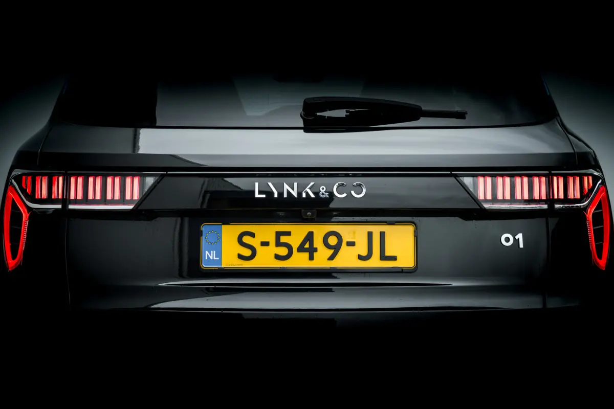 1.5 Plug-in Hybrid 262 Pk | 360 Camera | Panoramadak | 75 km Elektrisch | Full Map Navi | NL Auto | 20 inch. LMV | 1e eigenaar