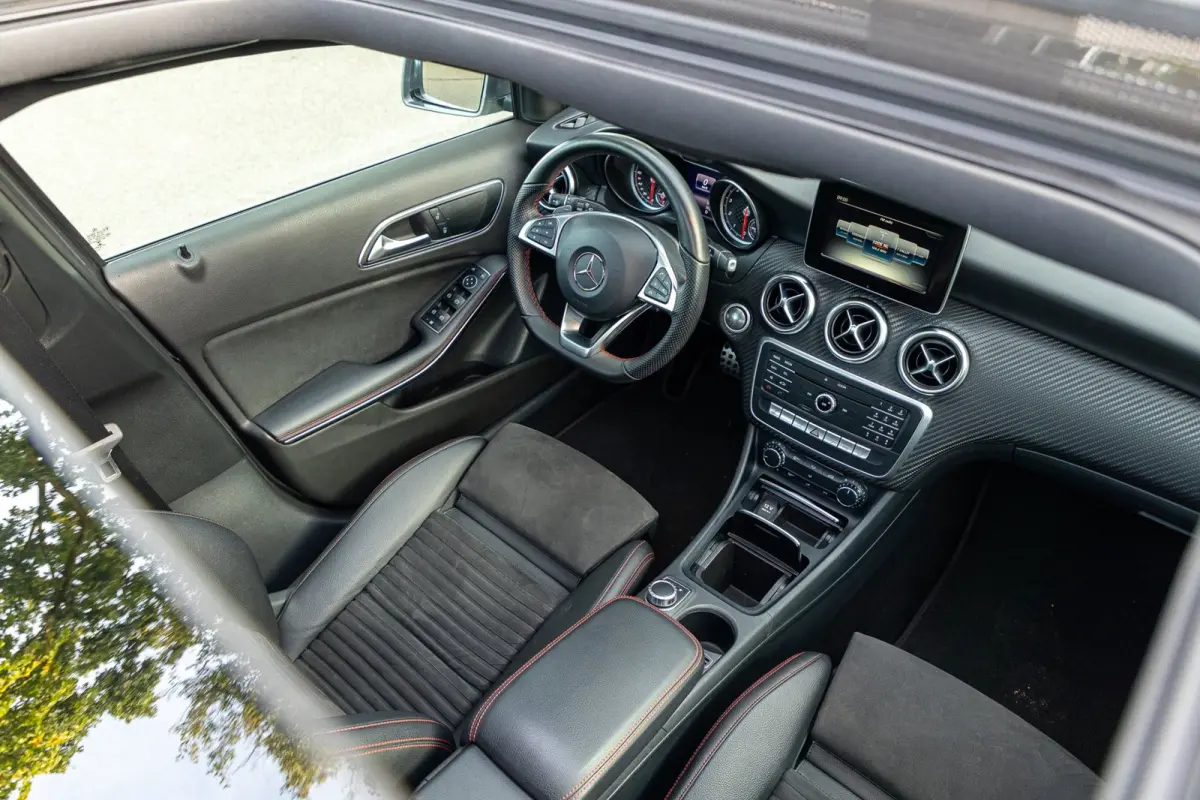 180 Prestige Automaat I Panoramadak I AMG Styling I Led I Camera I Stoelverwarming I Zeer netjes