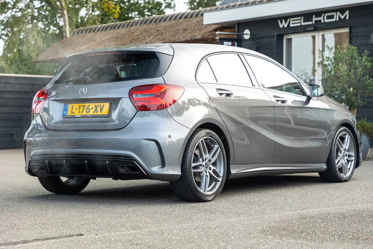 180 Prestige Automaat I Panoramadak I AMG Styling I Led I Camera I Stoelverwarming I Zeer netjes