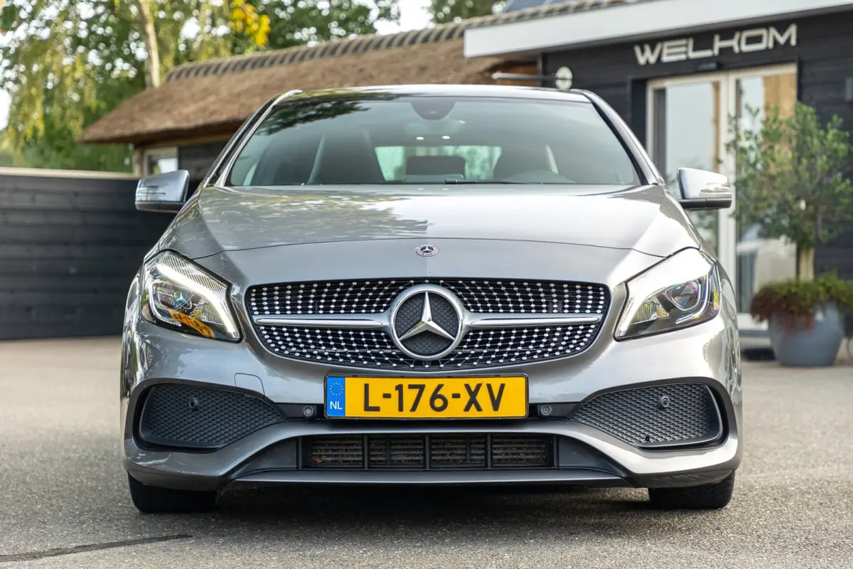 180 Prestige Automaat I Panoramadak I AMG Styling I Led I Camera I Stoelverwarming I Zeer netjes