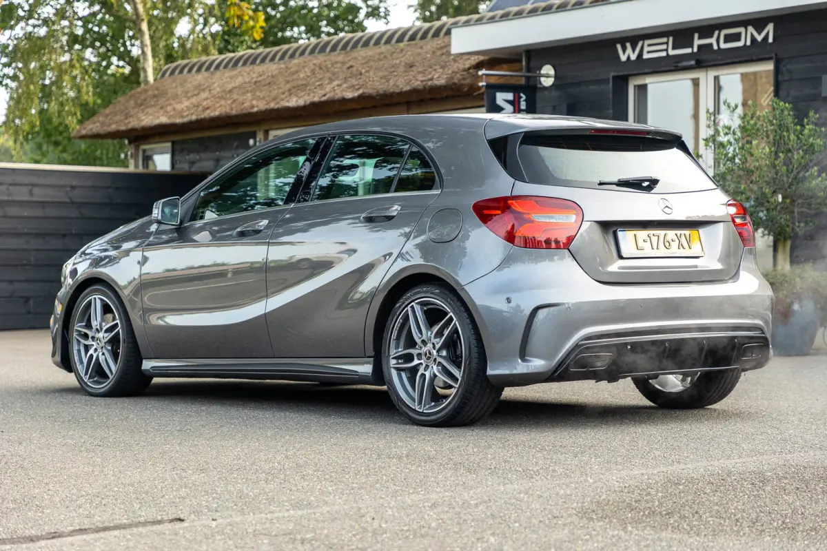 180 Prestige Automaat I Panoramadak I AMG Styling I Led I Camera I Stoelverwarming I Zeer netjes