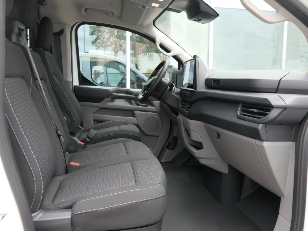 320 L1H1 Trend 71 kWh 218pk | Camera | LED | CarPlay/Android Auto | Stoel/Stuurverwarming | Bijrijdersbank | Voorruit Verwarming