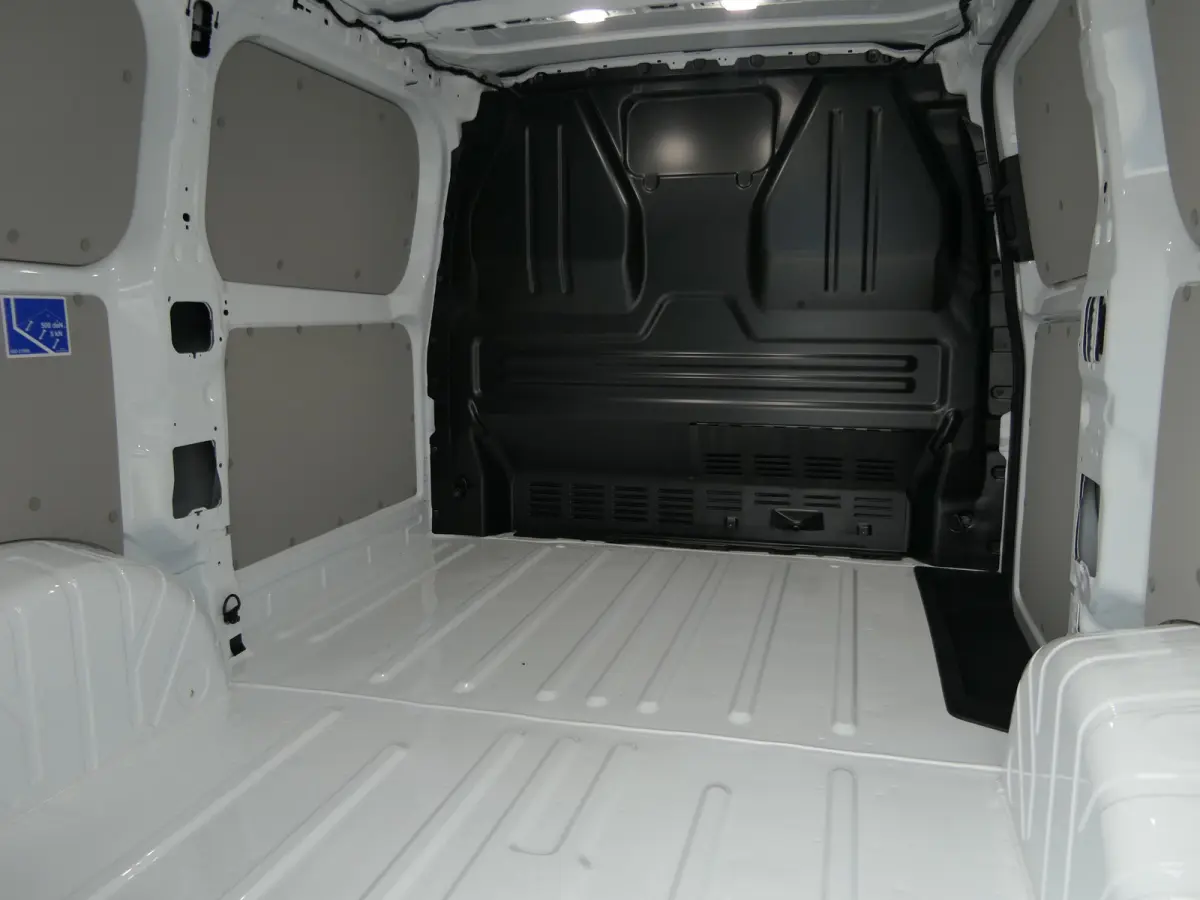 320 L1H1 Trend 71 kWh 218pk | Camera | LED | CarPlay/Android Auto | Stoel/Stuurverwarming | Bijrijdersbank | Voorruit Verwarming