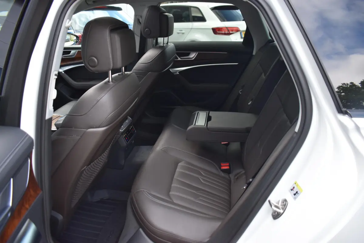 50 TFSI e quattro Business edition