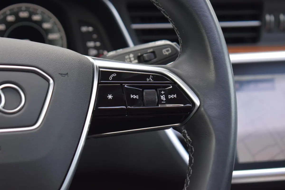 50 TFSI e quattro Business edition