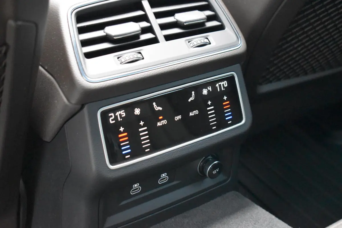 50 TFSI e quattro Business edition