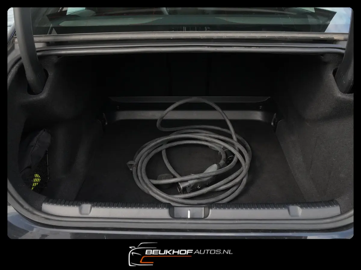 350+ Luxury 89 kWh Trekhaak Camera Navi