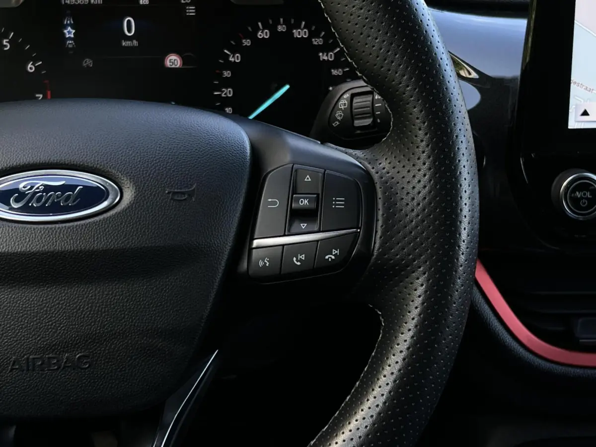 1.0 EcoBoost, ST-LINE, NAVIGATIE, CRUISE CONTROL, CLIMATE CONTROL, STOEL/STUURVERWARMING, KEYLESS, PDC, LED, LICHTMETAAL 17"