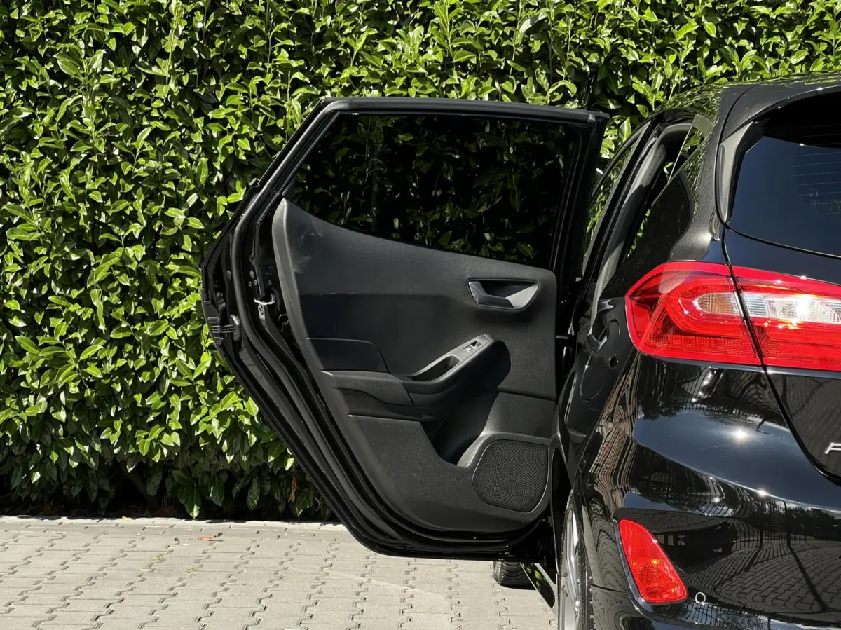 1.0 EcoBoost, ST-LINE, NAVIGATIE, CRUISE CONTROL, CLIMATE CONTROL, STOEL/STUURVERWARMING, KEYLESS, PDC, LED, LICHTMETAAL 17"