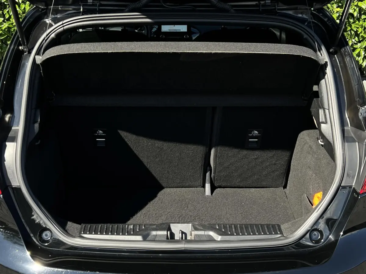 1.0 EcoBoost, ST-LINE, NAVIGATIE, CRUISE CONTROL, CLIMATE CONTROL, STOEL/STUURVERWARMING, KEYLESS, PDC, LED, LICHTMETAAL 17"