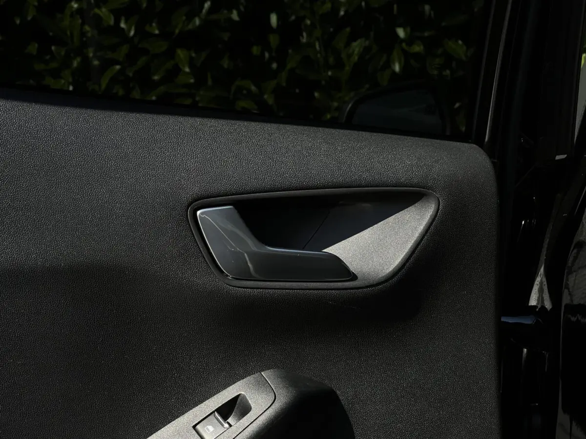1.0 EcoBoost, ST-LINE, NAVIGATIE, CRUISE CONTROL, CLIMATE CONTROL, STOEL/STUURVERWARMING, KEYLESS, PDC, LED, LICHTMETAAL 17"