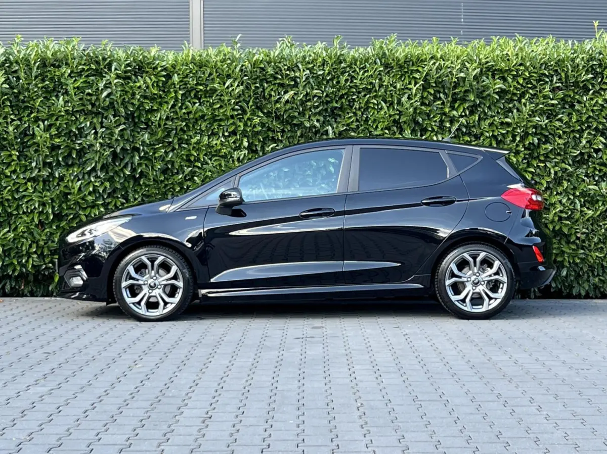 1.0 EcoBoost, ST-LINE, NAVIGATIE, CRUISE CONTROL, CLIMATE CONTROL, STOEL/STUURVERWARMING, KEYLESS, PDC, LED, LICHTMETAAL 17"