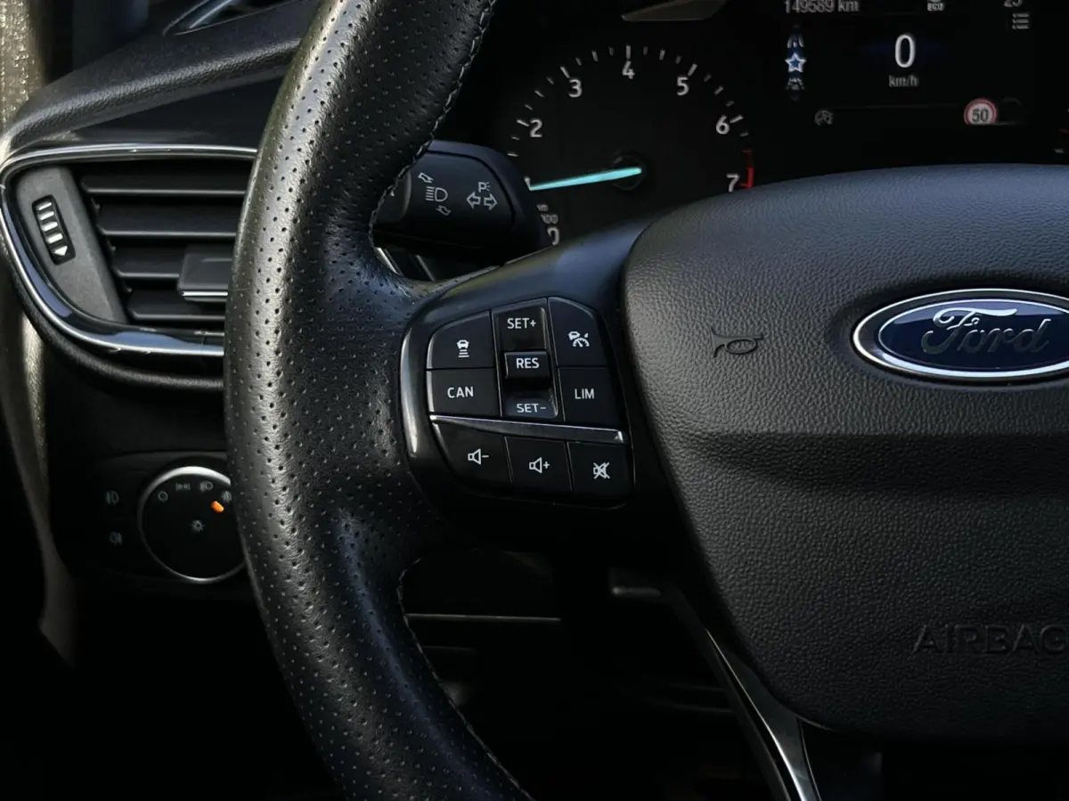 1.0 EcoBoost, ST-LINE, NAVIGATIE, CRUISE CONTROL, CLIMATE CONTROL, STOEL/STUURVERWARMING, KEYLESS, PDC, LED, LICHTMETAAL 17"