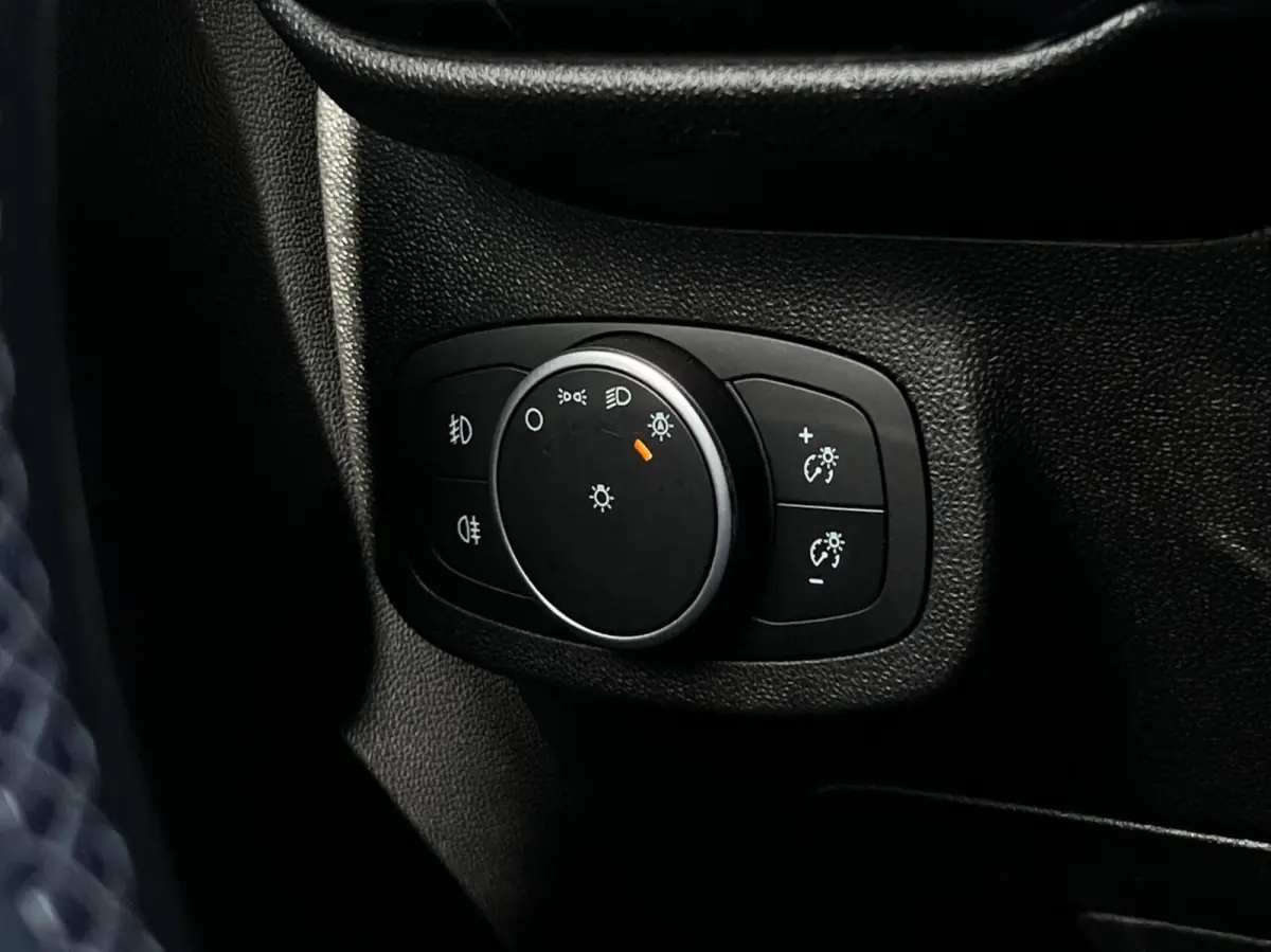 1.0 EcoBoost, ST-LINE, NAVIGATIE, CRUISE CONTROL, CLIMATE CONTROL, STOEL/STUURVERWARMING, KEYLESS, PDC, LED, LICHTMETAAL 17"