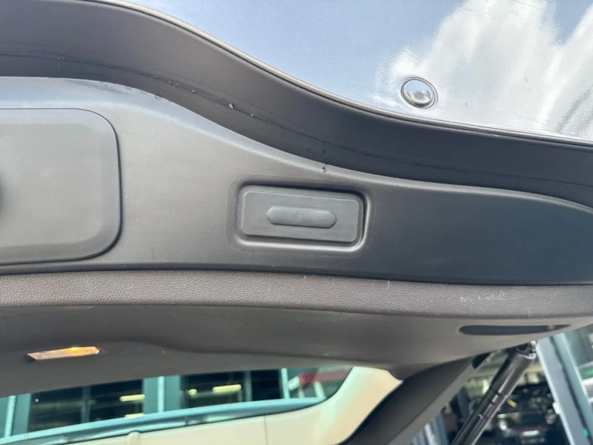 1.6 dCi INITIALE PARIS 7PERS. TREKHAAK/CAMERA/ELEK-KLEP/LEDER/BOSE/ACC/STOELVERW