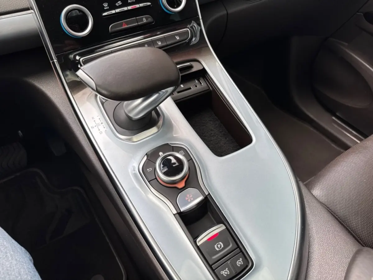1.6 dCi INITIALE PARIS 7PERS. TREKHAAK/CAMERA/ELEK-KLEP/LEDER/BOSE/ACC/STOELVERW
