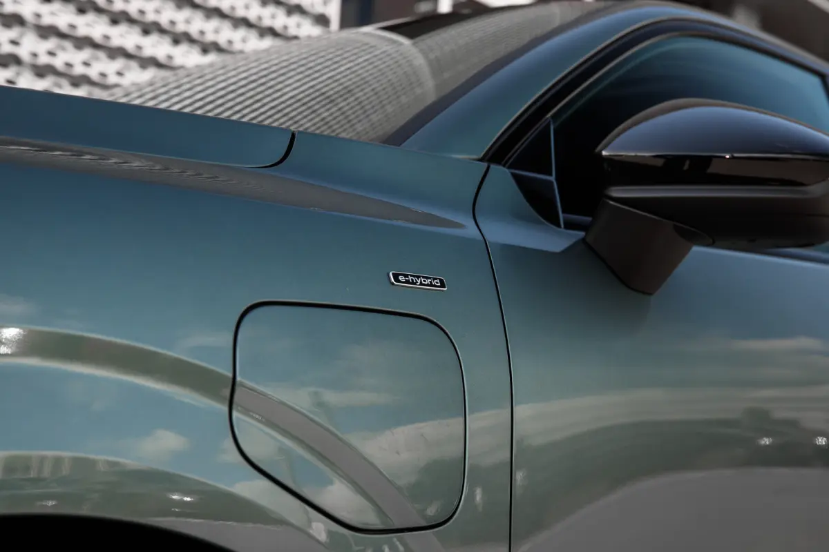 S edition | Adaptive cruise control | Audi sound system | Cruise control