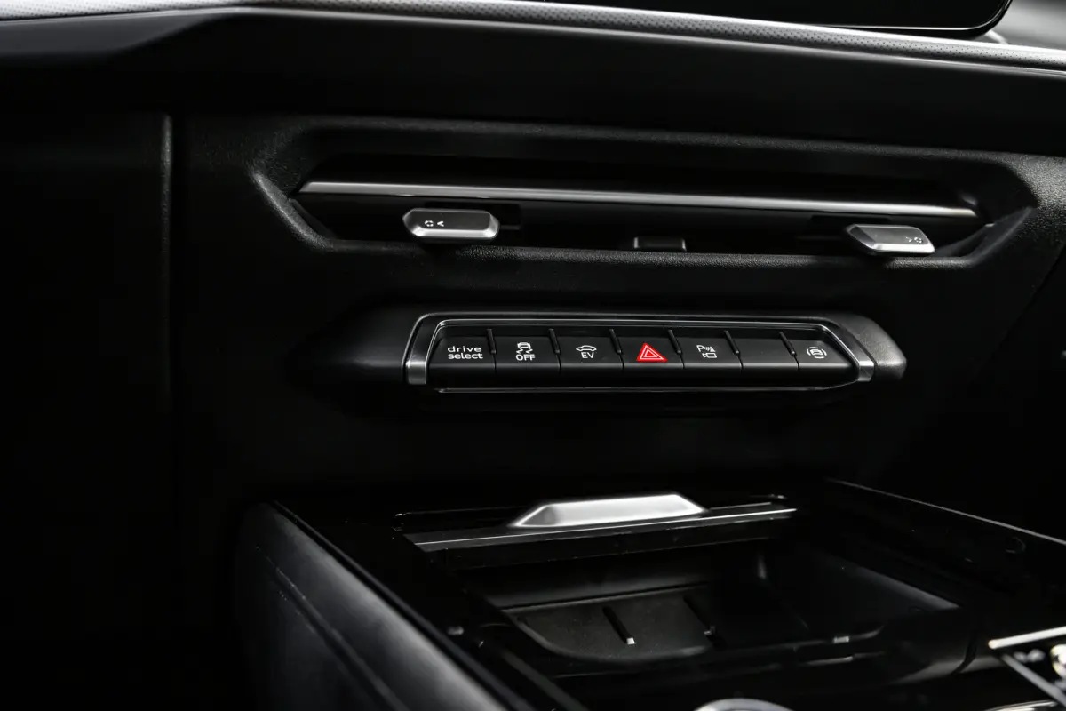 S edition | Adaptive cruise control | Audi sound system | Cruise control