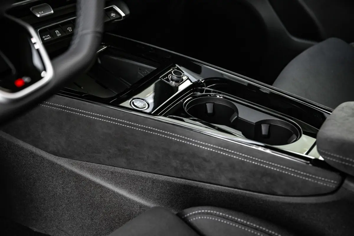 S edition | Adaptive cruise control | Audi sound system | Cruise control