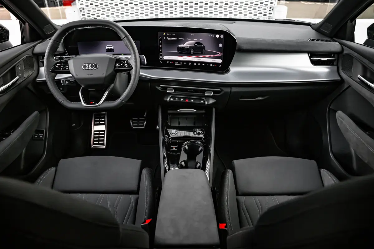 S edition | Adaptive cruise control | Audi sound system | Cruise control